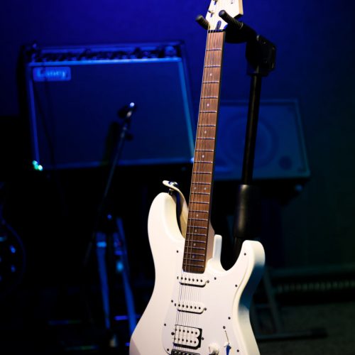 Yamaha Pacifica 012