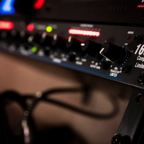 DBX 166XL